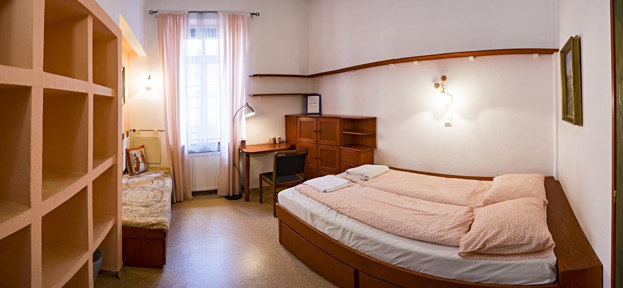 Santico Art Hotel And Hostel Boedapest Buitenkant foto