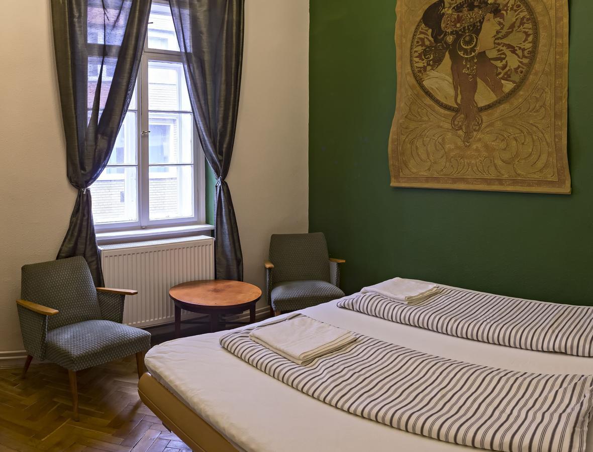 Santico Art Hotel And Hostel Boedapest Buitenkant foto