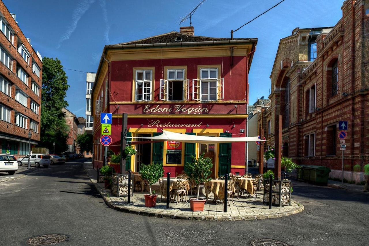 Santico Art Hotel And Hostel Boedapest Buitenkant foto